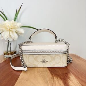 NWT Coach Train Case‎ Crossbody In Signature Canvas
